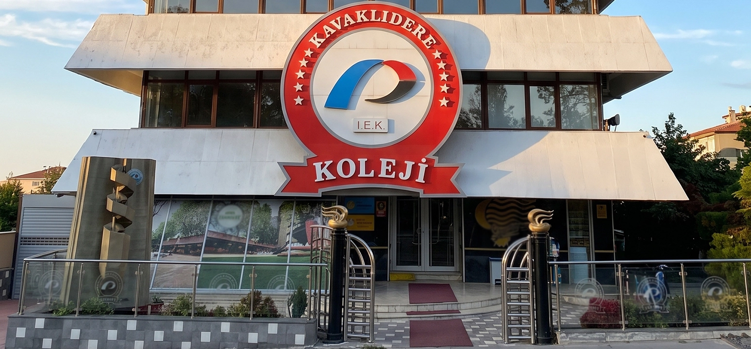 Kavaklıdere Koleji 5. sınıf oryantasyon ve veli buluşması duyuru görseli, 29 Ağustos Cumartesi saat 11:00.